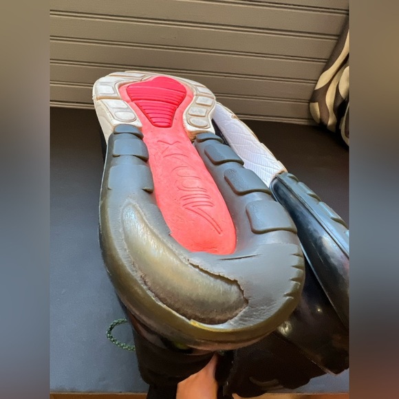 Nike Air Max 270 Black White Sneakers size 7Y please check the pictures - Picture 6 of 9